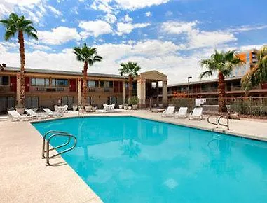 Super 8 By Wyndham Tempe/asu/airport 2*
