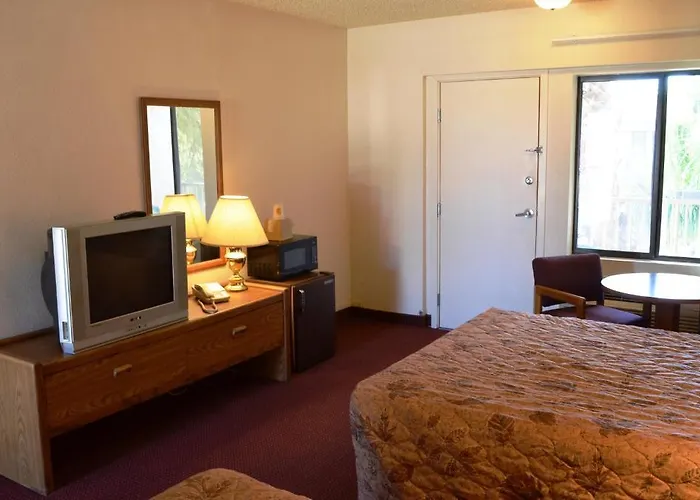 Super 8 By Wyndham Tempe/asu/airport Hotel Tempe