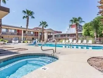 Hotel Super 8 By Wyndham Tempe/asu/airport