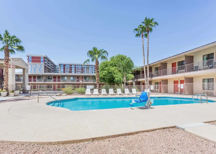 Super 8 By Wyndham Tempe/asu/airport 2* Tempe